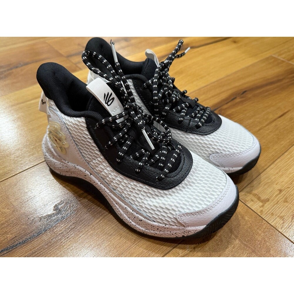 Under Armour Curry 3Z7 Shoes Youth Size 4 White Black Basketball
